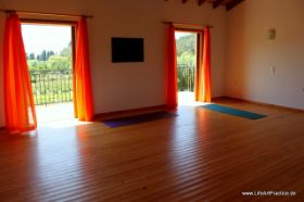 Yoga Loft mit Yogamatte (1).JPG